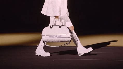 dior pop up and volume|Dior vibe pop up bag.